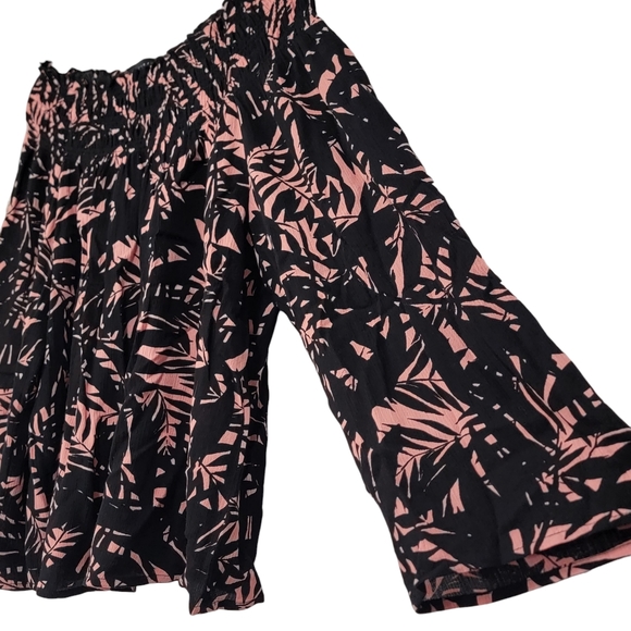 💥Sanctuary Black and Coral-Pink Off The Shoulder Leaf Pattern Blouse Size XS - Picture 4 of 10